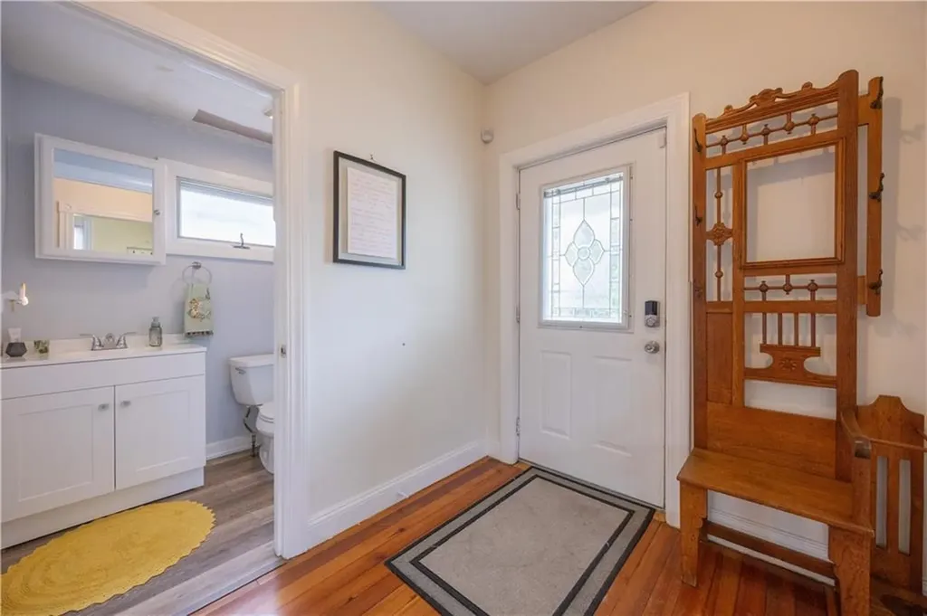 16 Malvern Avenue Cranston RI 02905