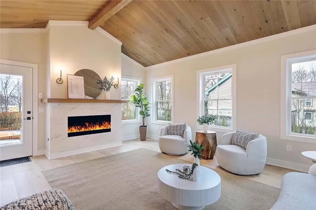 28 Castle Street East Greenwich RI 02818