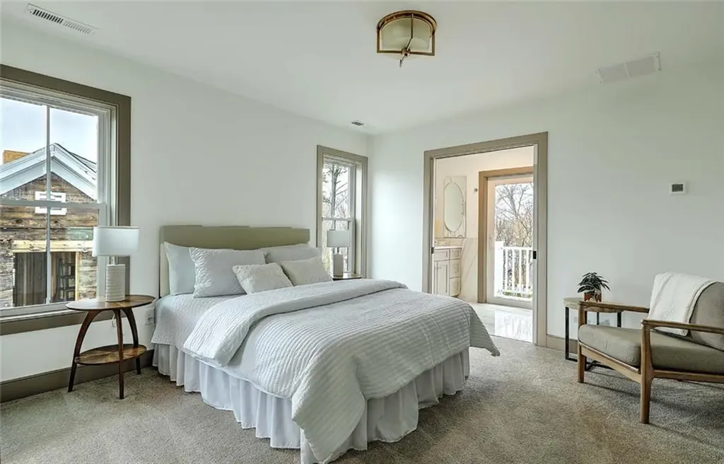 28 Castle Street East Greenwich RI 02818