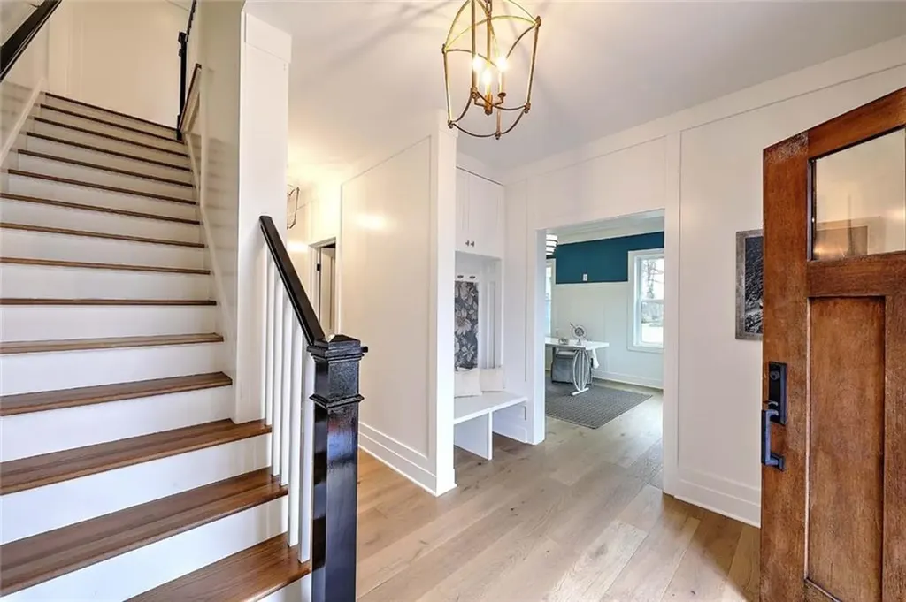 28 Castle Street East Greenwich RI 02818