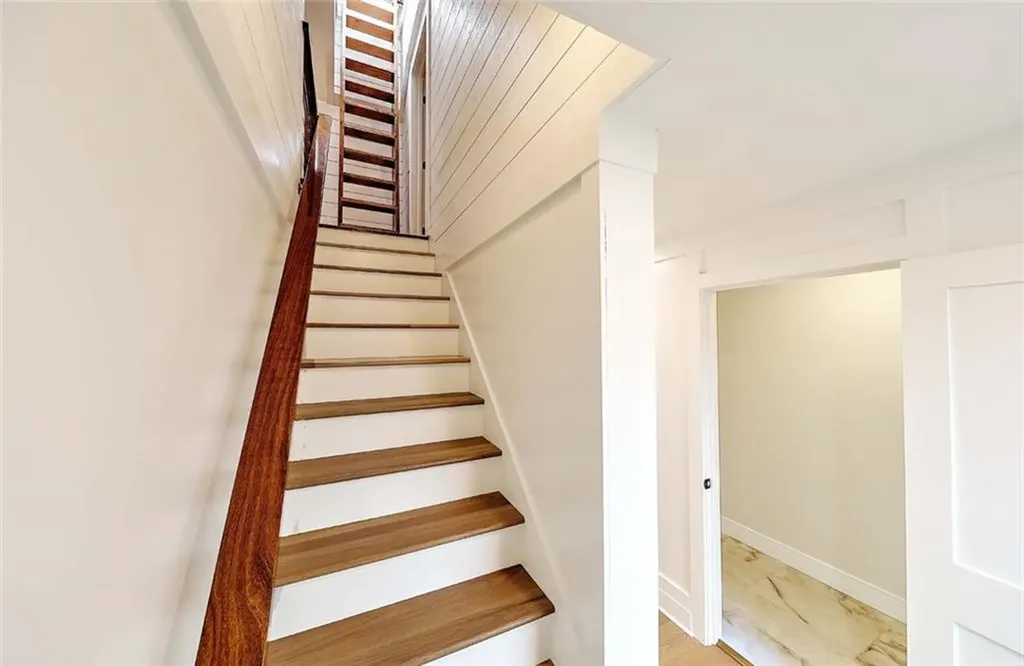 28 Castle Street East Greenwich RI 02818