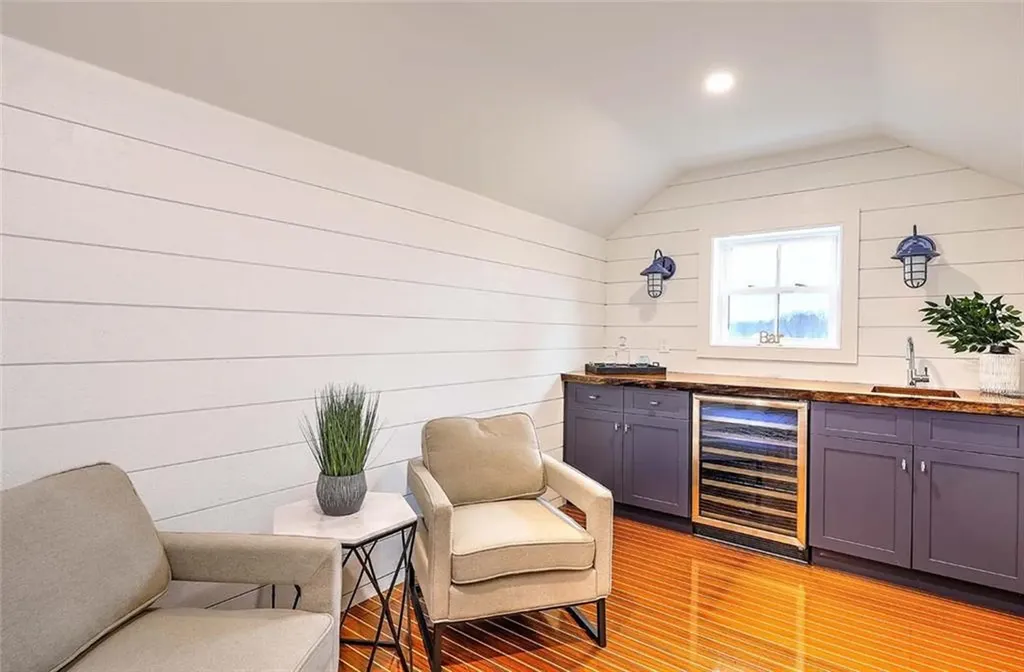 28 Castle Street East Greenwich RI 02818