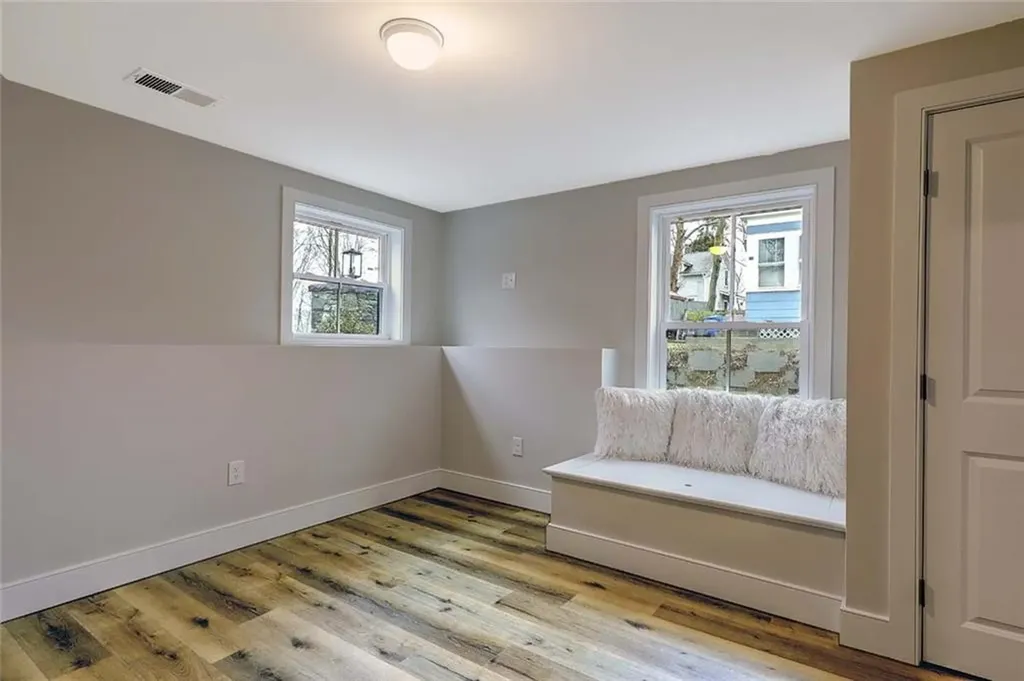 28 Castle Street East Greenwich RI 02818