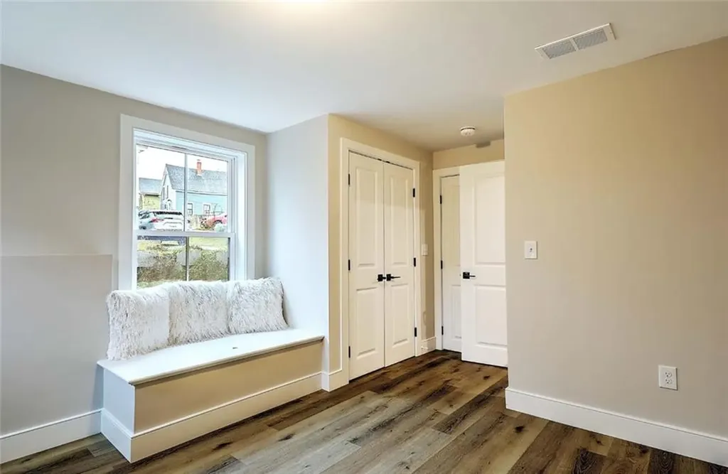 28 Castle Street East Greenwich RI 02818