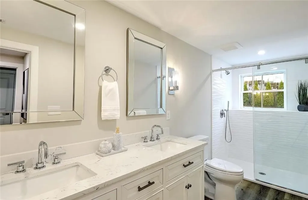 28 Castle Street East Greenwich RI 02818