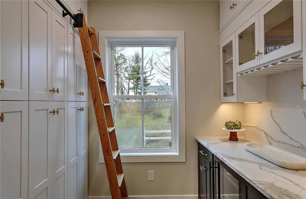 28 Castle Street East Greenwich RI 02818