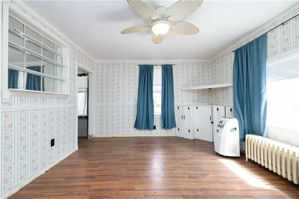 301 Glenwood Avenue Pawtucket RI 02860