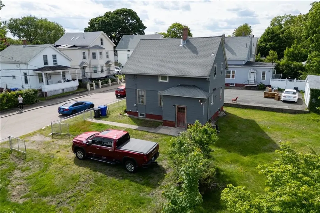 301 Glenwood Avenue Pawtucket RI 02860