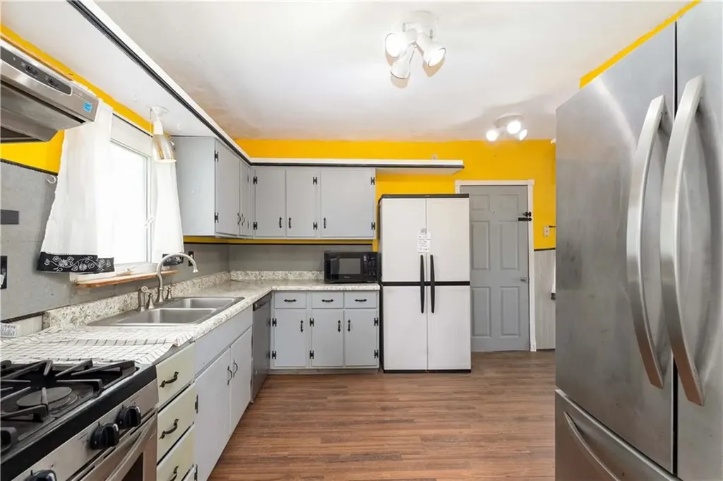 301 Glenwood Avenue Pawtucket RI 02860