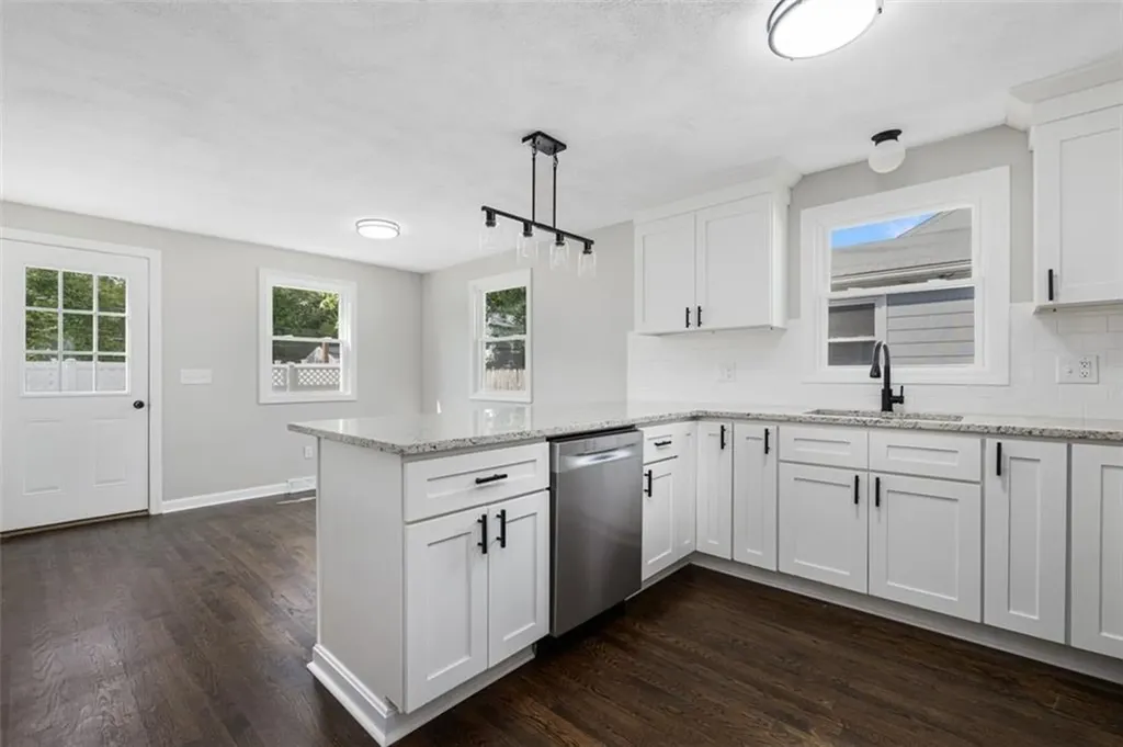 21 Victor Emanuel Avenue Providence RI 02904