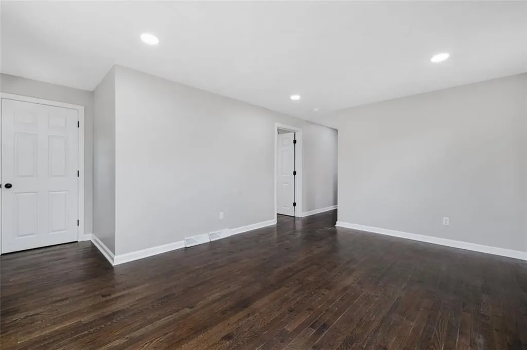 21 Victor Emanuel Avenue Providence RI 02904