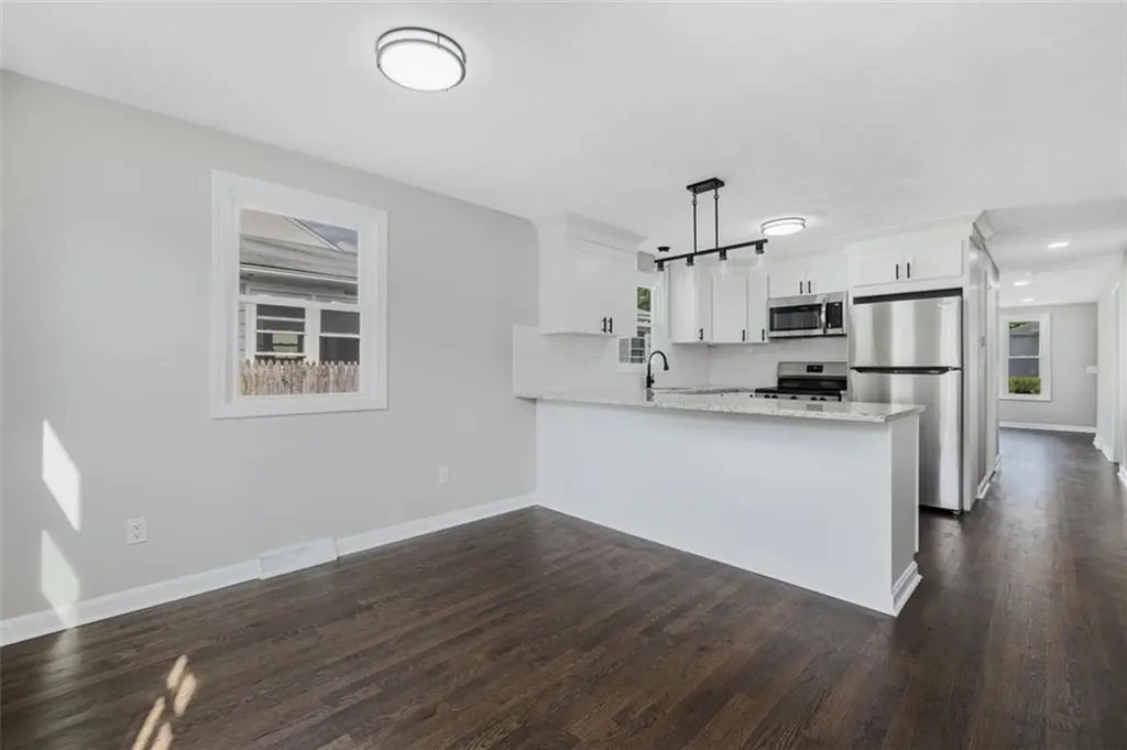 21 Victor Emanuel Avenue Providence RI 02904