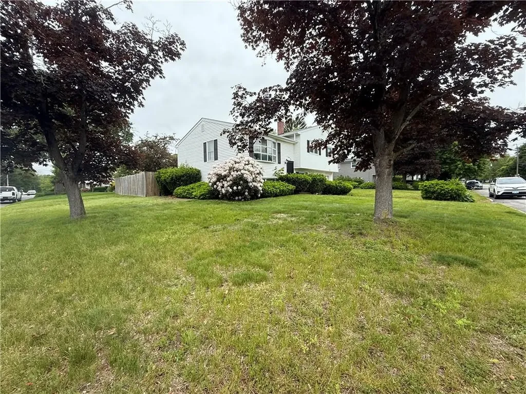 95 Kerri Lyn Road Warwick RI 02889