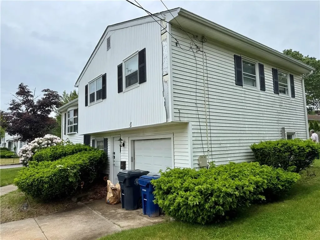 95 Kerri Lyn Road Warwick RI 02889