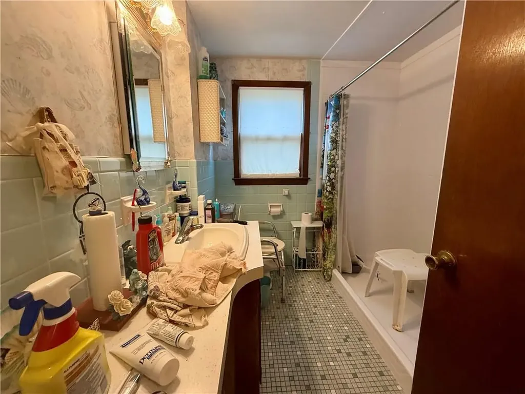 95 Kerri Lyn Road Warwick RI 02889
