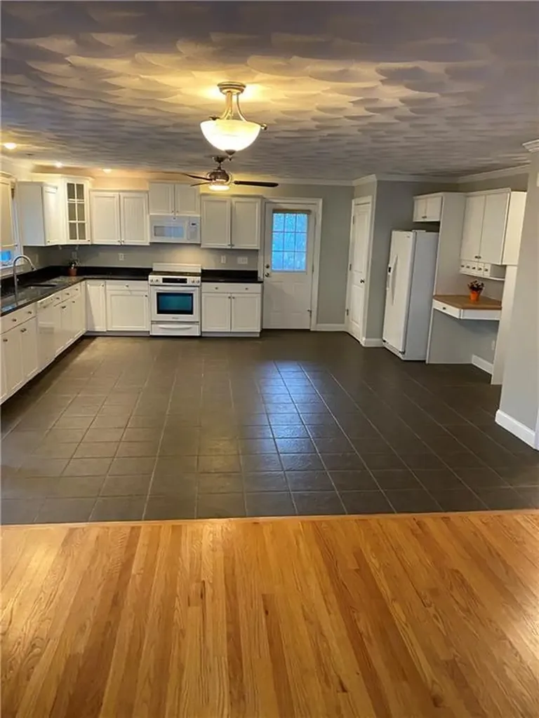65 Hatfield Street Pawtucket RI 02861
