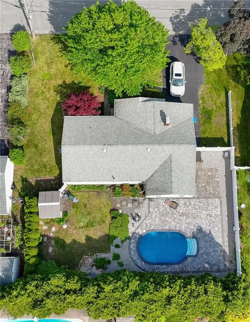 11 Laurelhurst Road Cranston RI 02920