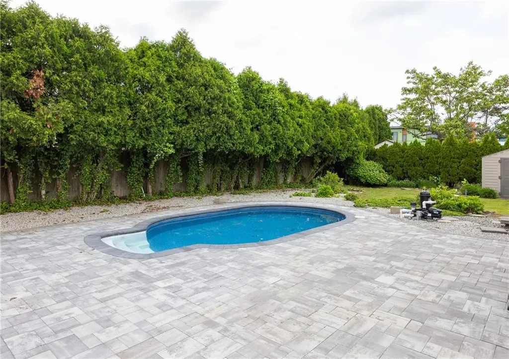11 Laurelhurst Road Cranston RI 02920