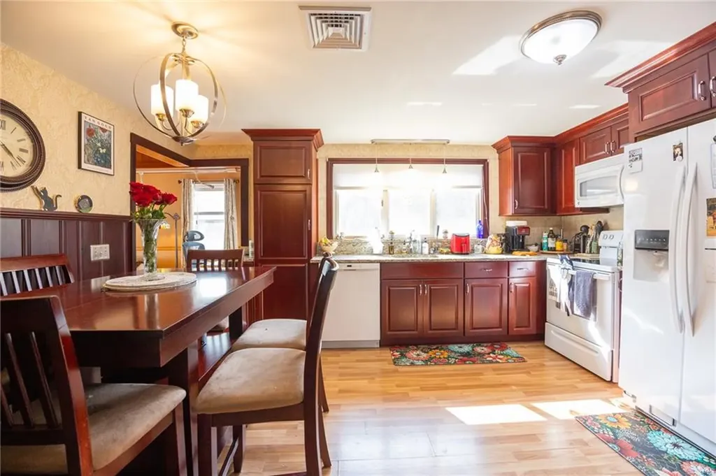 11 Laurelhurst Road Cranston RI 02920
