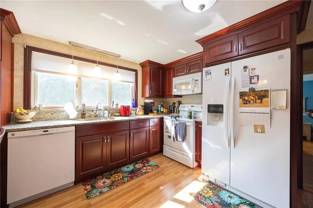 11 Laurelhurst Road Cranston RI 02920