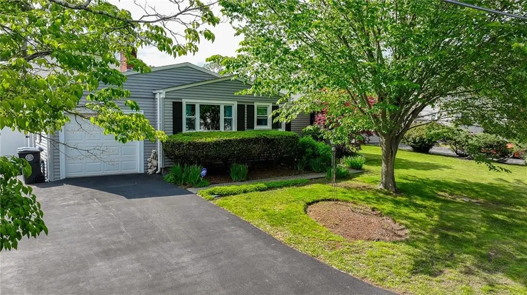 11 Laurelhurst Road Cranston RI 02920