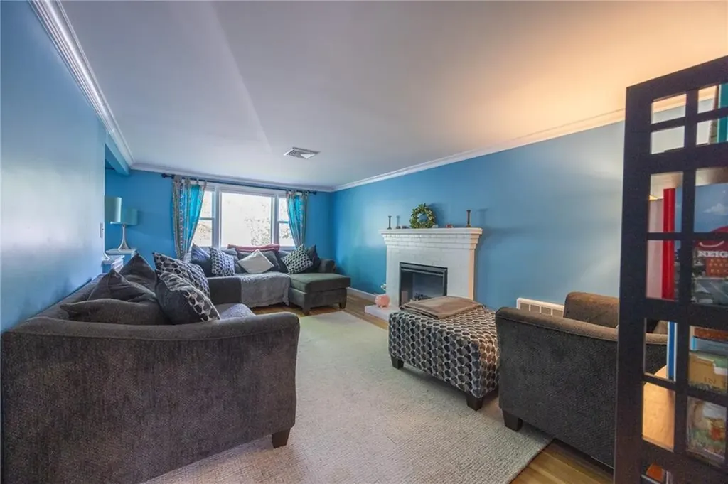 11 Laurelhurst Road Cranston RI 02920
