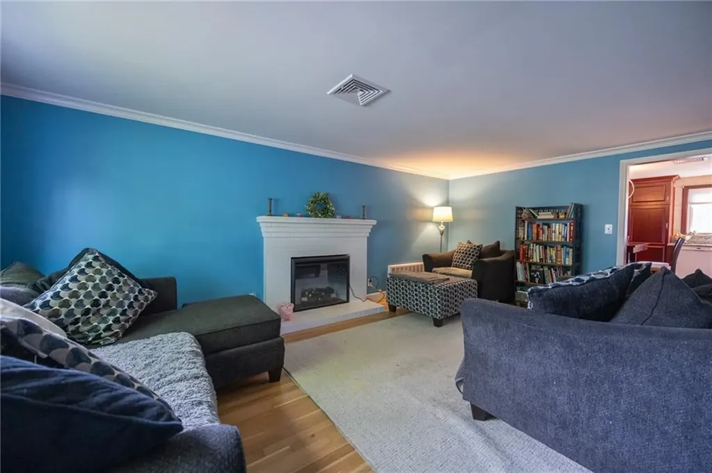 11 Laurelhurst Road Cranston RI 02920