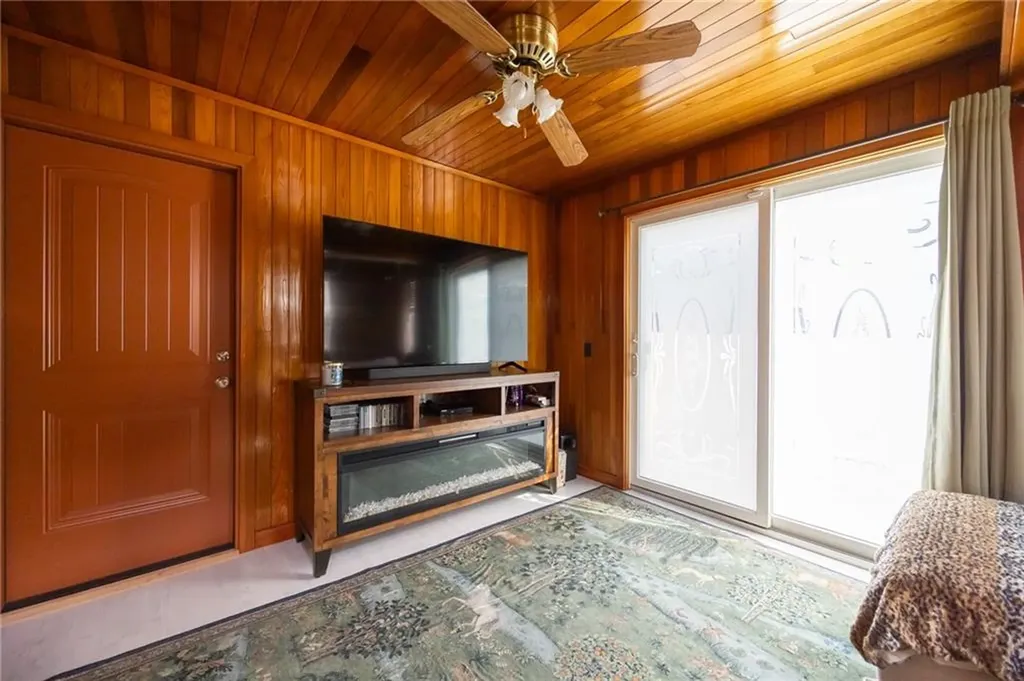 11 Laurelhurst Road Cranston RI 02920