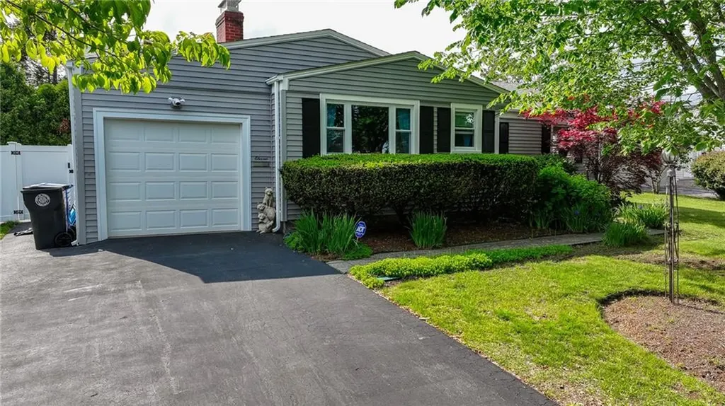 11 Laurelhurst Road Cranston RI 02920