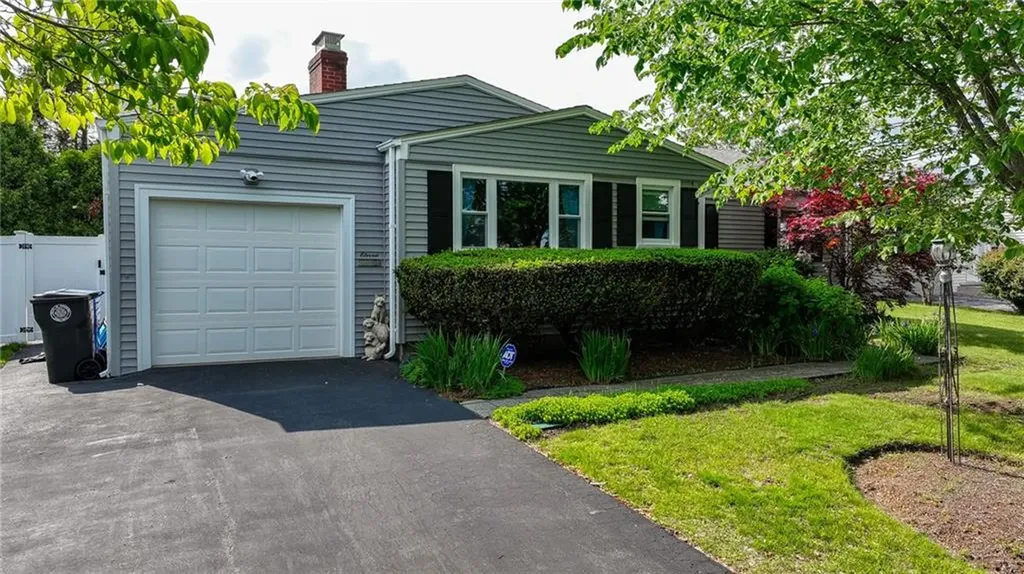 11 Laurelhurst Road Cranston RI 02920