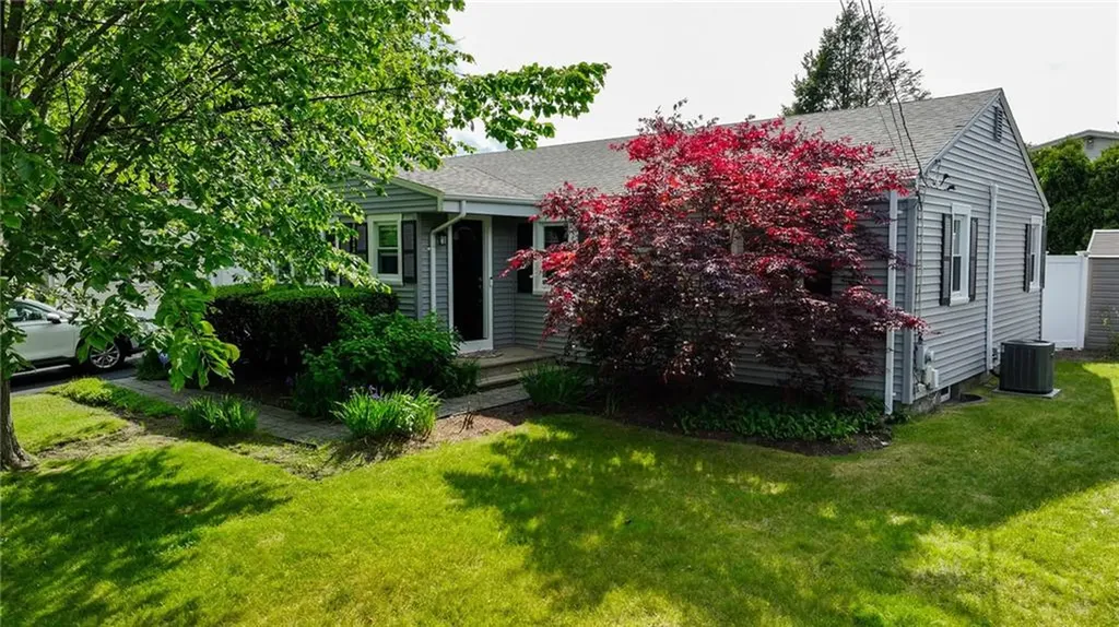 11 Laurelhurst Road Cranston RI 02920