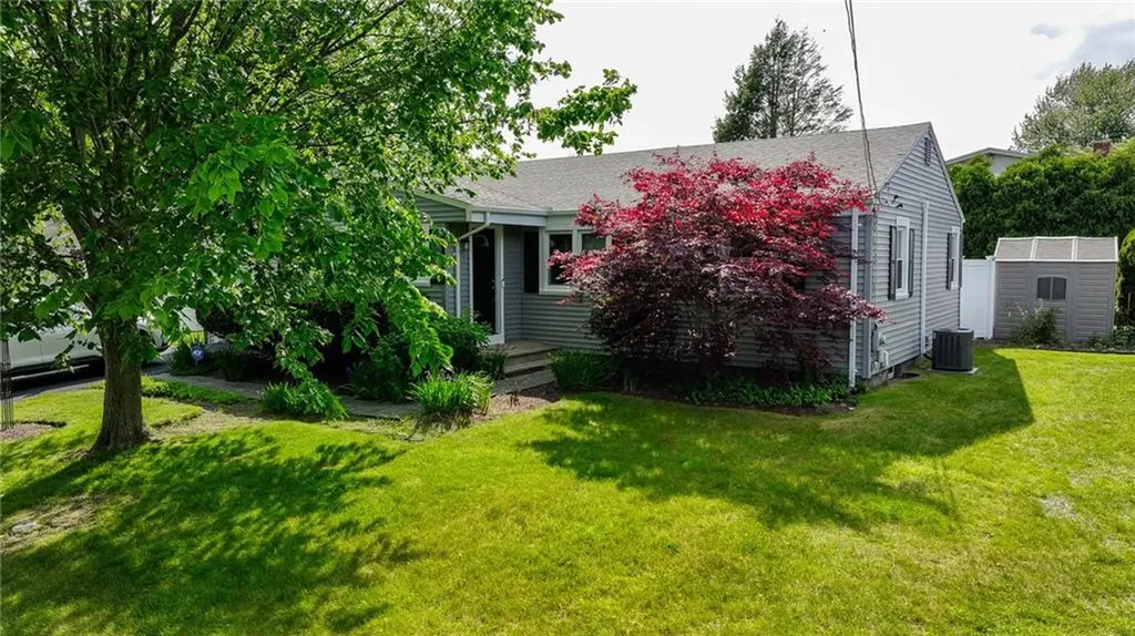 11 Laurelhurst Road Cranston RI 02920