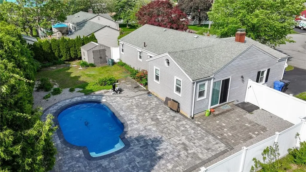 11 Laurelhurst Road Cranston RI 02920