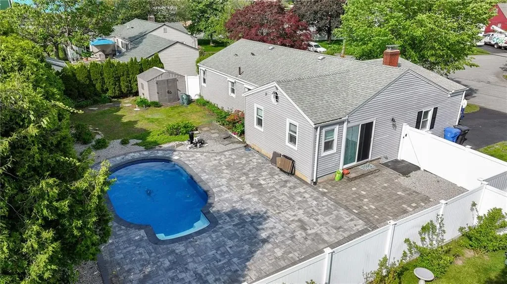 11 Laurelhurst Road Cranston RI 02920