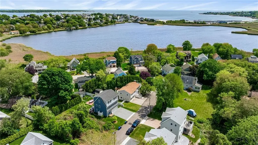 60 Brooklyn Road Narragansett RI 02882
