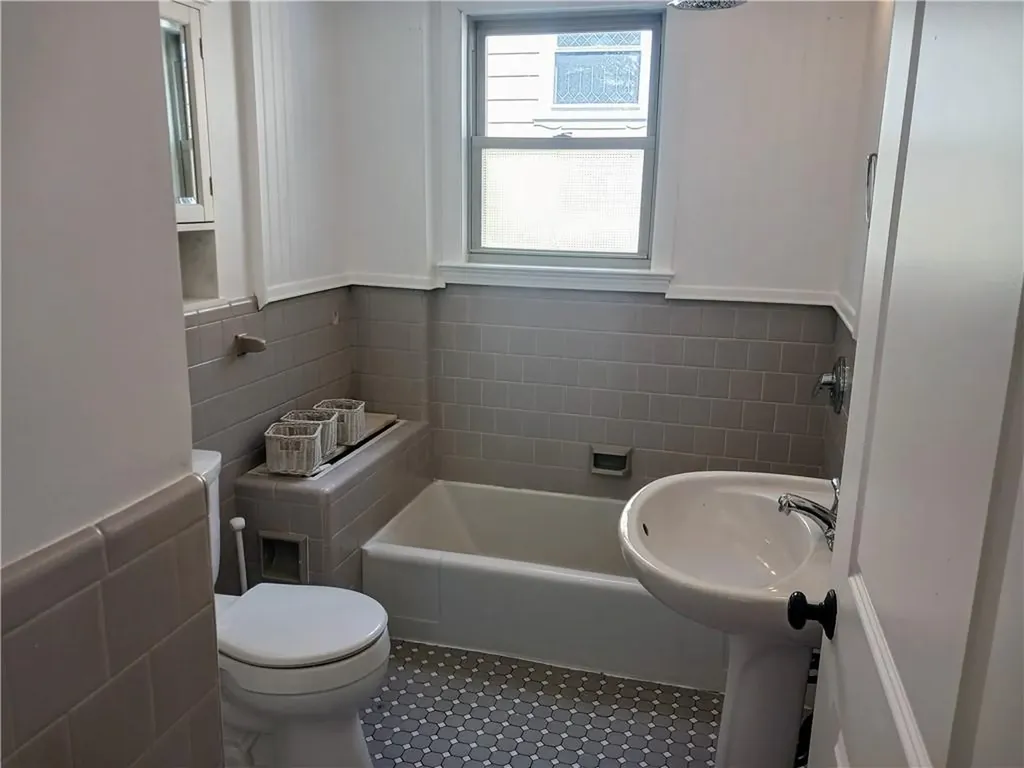19 Vassar Avenue Providence RI 02906