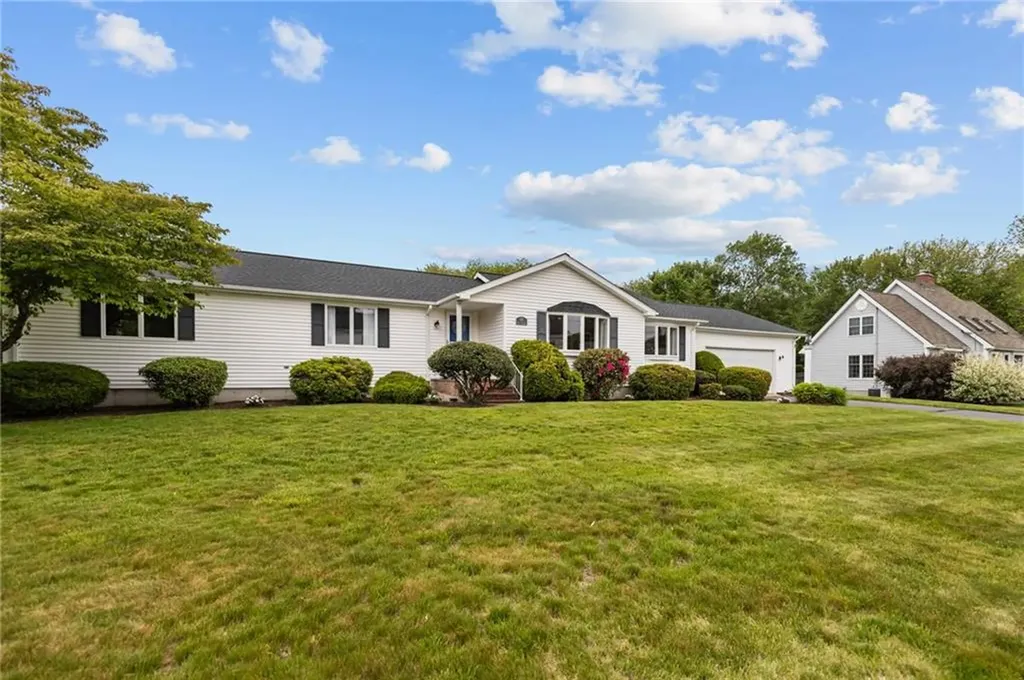 15 Womantam Lane Cumberland RI 02864