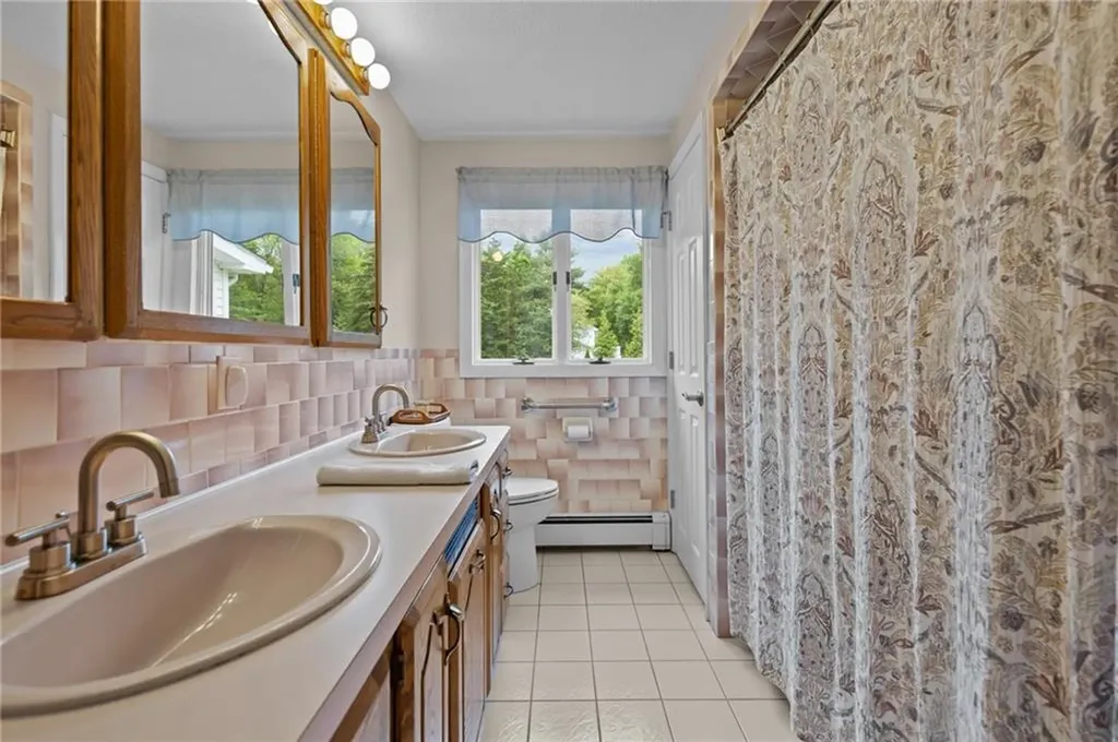 15 Womantam Lane Cumberland RI 02864