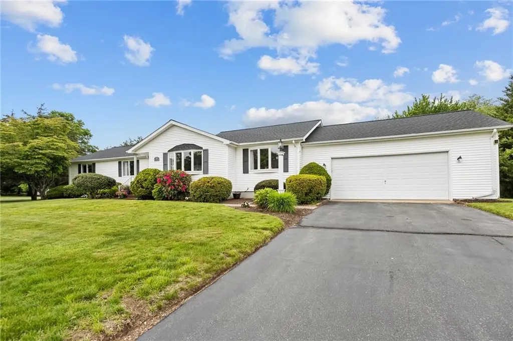 15 Womantam Lane Cumberland RI 02864