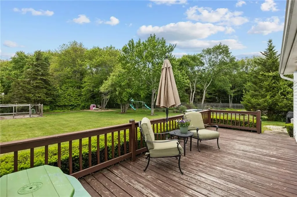 15 Womantam Lane Cumberland RI 02864