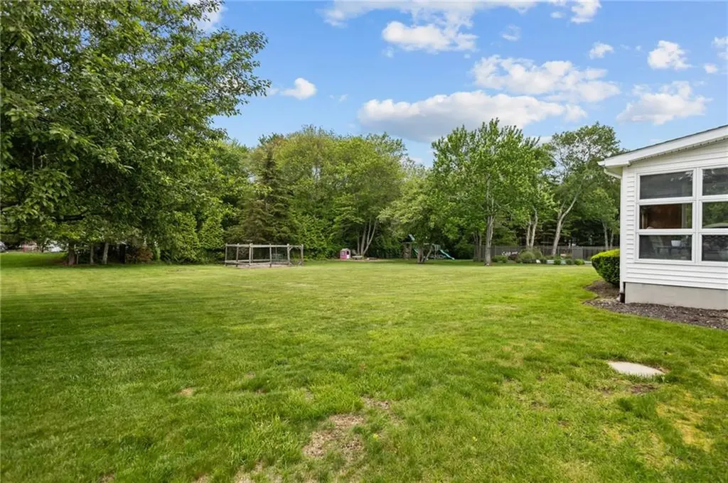 15 Womantam Lane Cumberland RI 02864