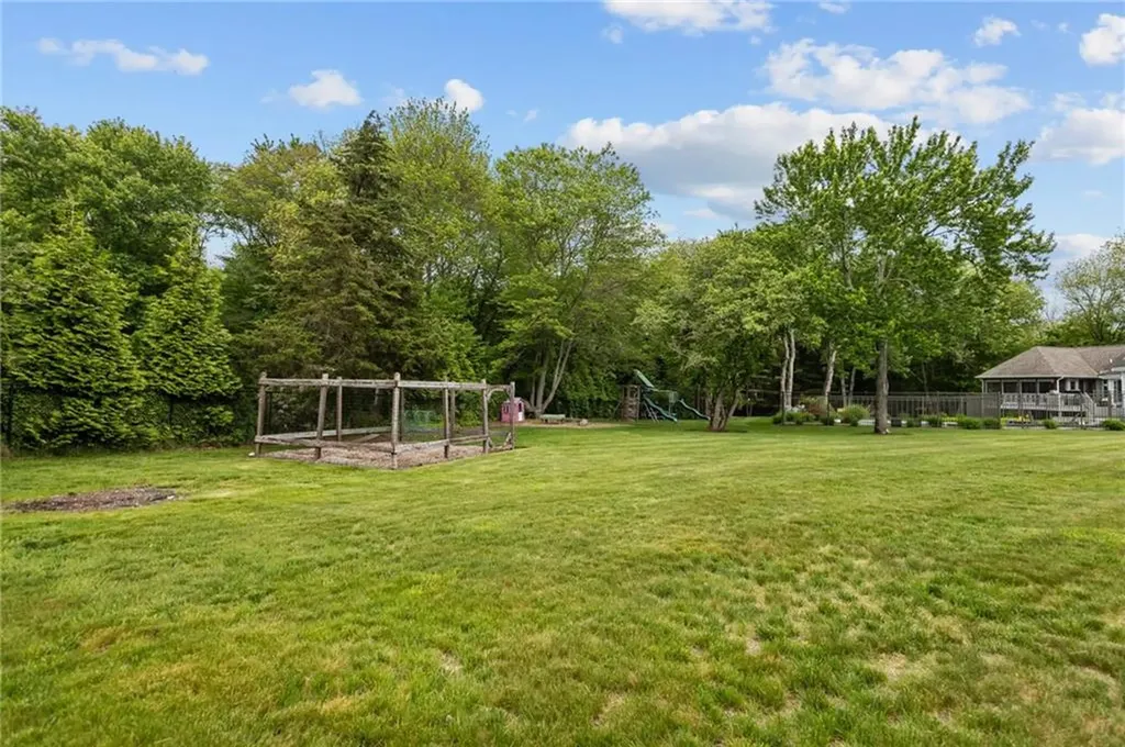 15 Womantam Lane Cumberland RI 02864