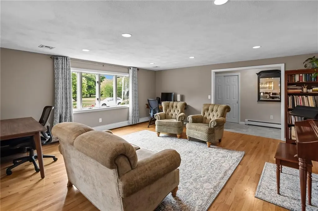 15 Womantam Lane Cumberland RI 02864