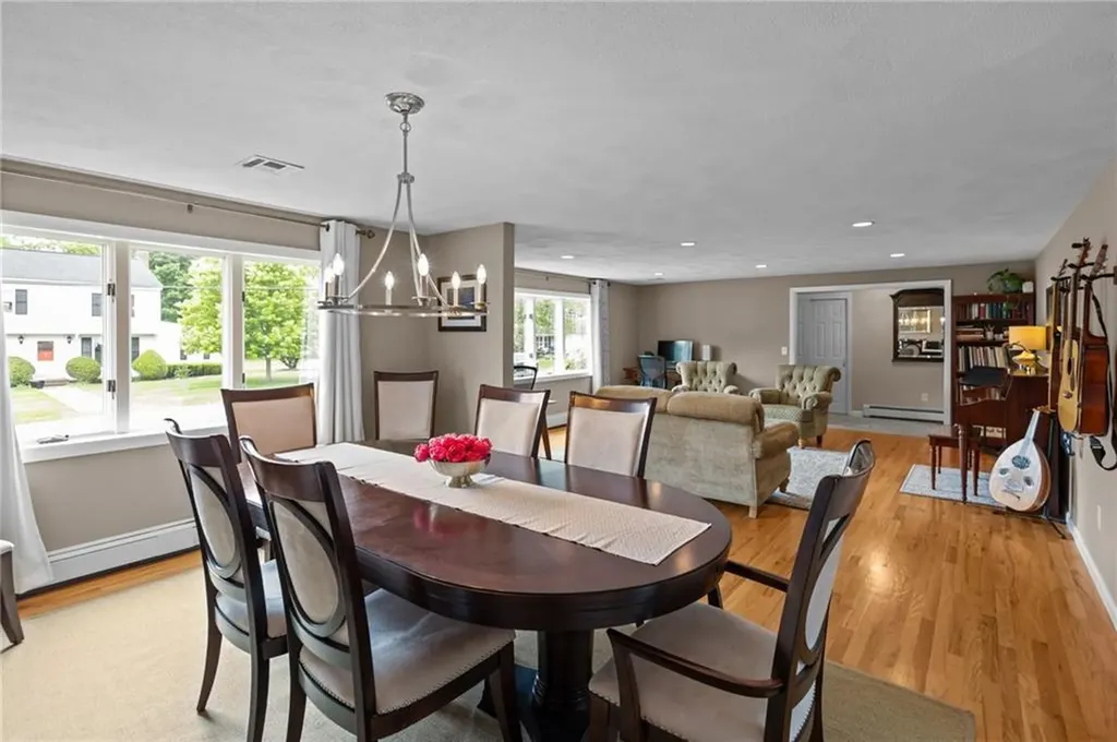 15 Womantam Lane Cumberland RI 02864