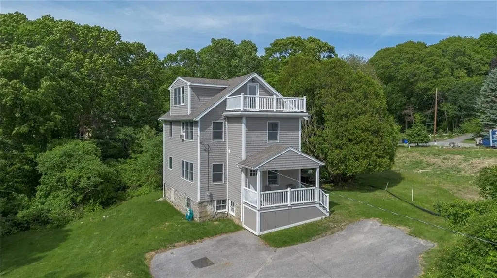 126 Hilton Street Tiverton RI 02878