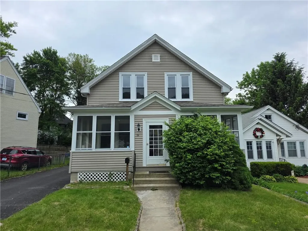 94 Huntington Avenue Woonsocket RI 02895