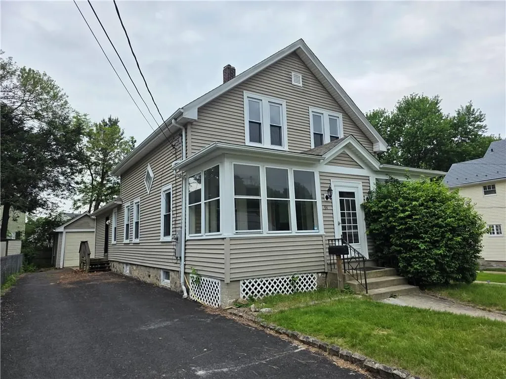 94 Huntington Avenue Woonsocket RI 02895