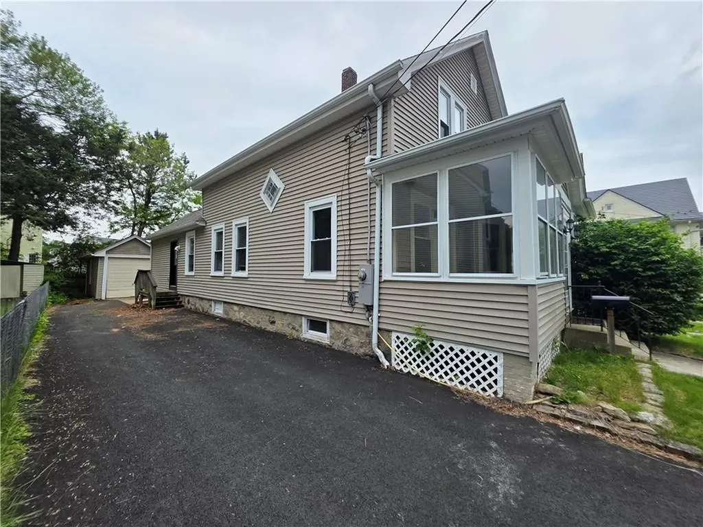 94 Huntington Avenue Woonsocket RI 02895