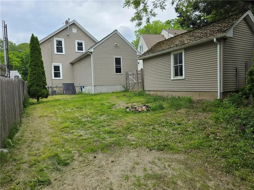 94 Huntington Avenue Woonsocket RI 02895