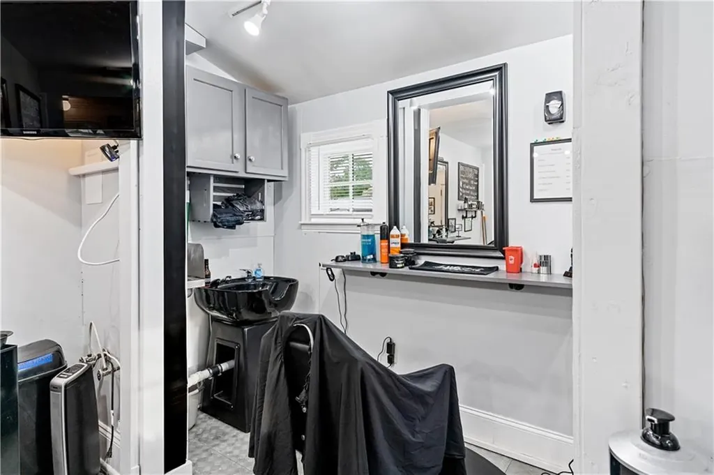 74 Maple Avenue Barrington RI 02806